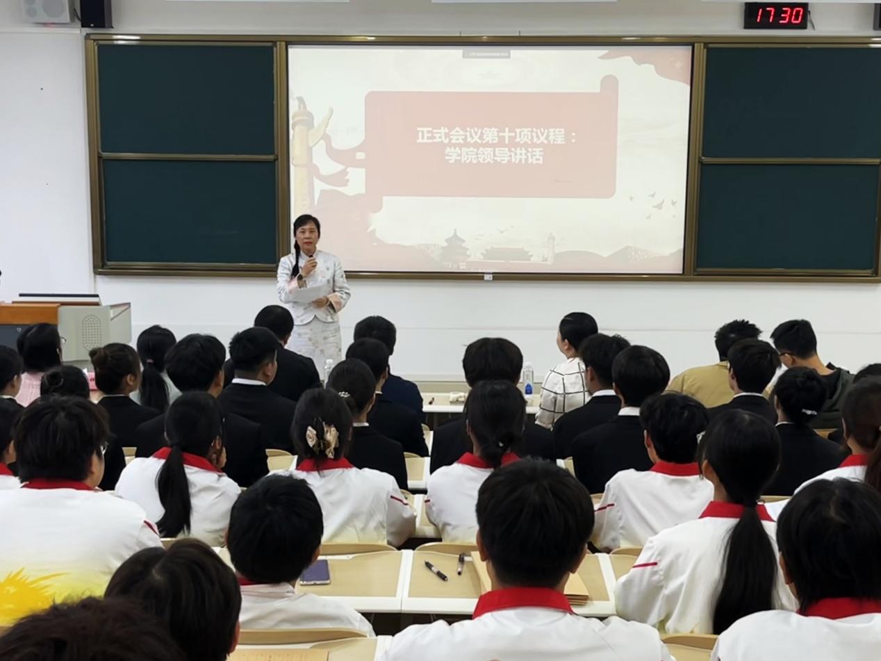 建筑工程学院党总支书记吴伟琦讲话